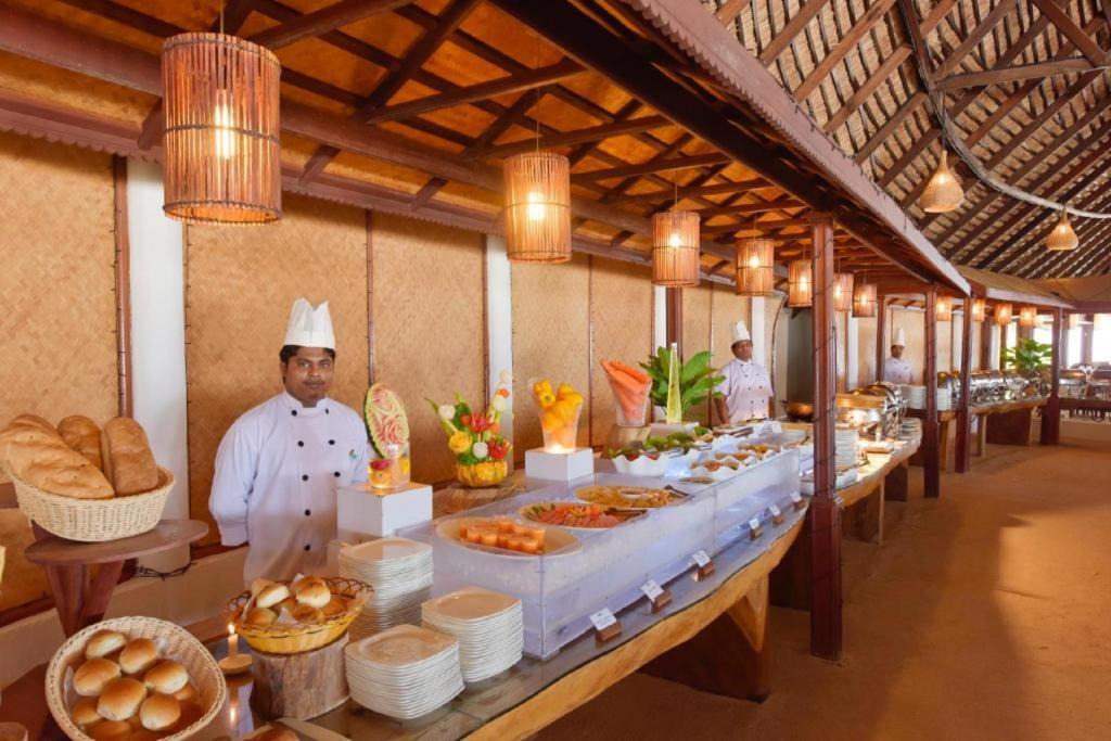 Angaga Island Resort And Spa Exterior foto