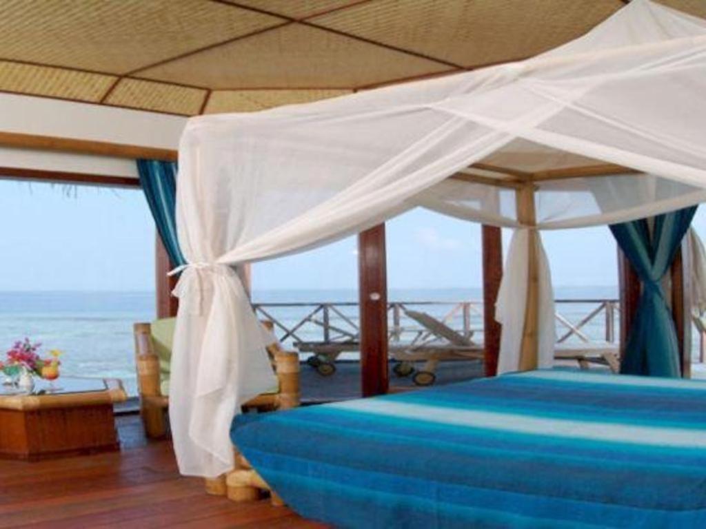 Angaga Island Resort And Spa Exterior foto