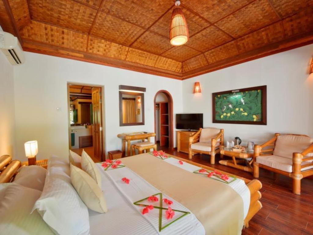 Angaga Island Resort And Spa Exterior foto